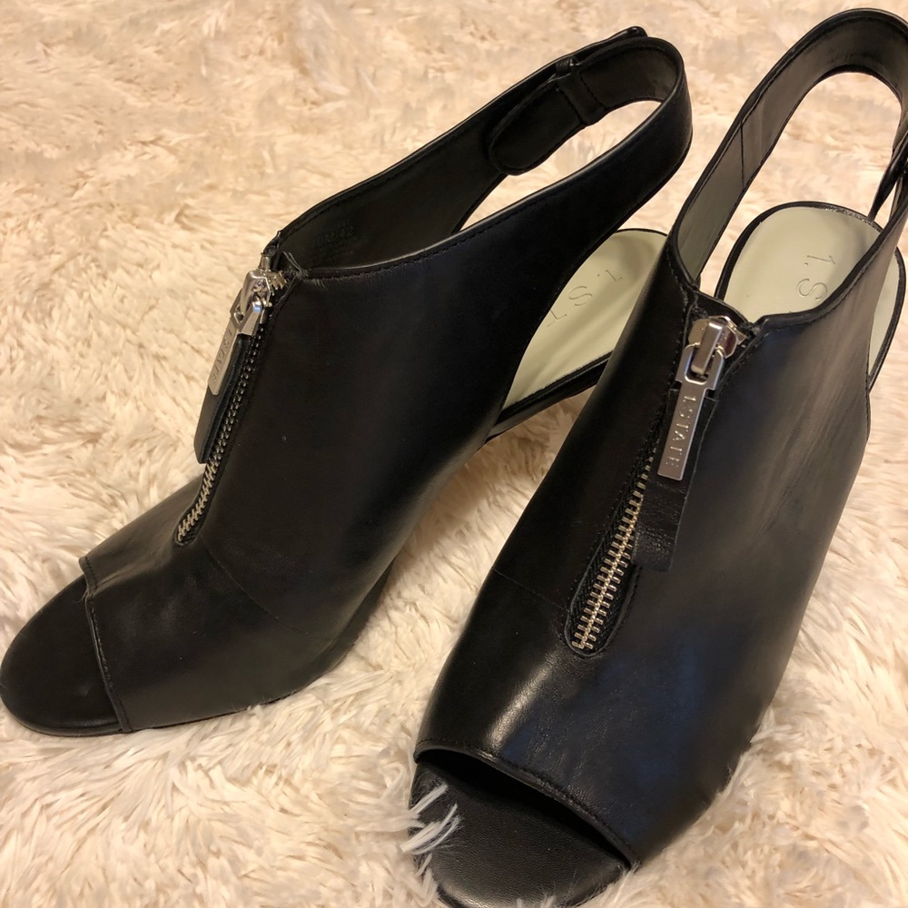 SLEEK ZIP BOOTIES